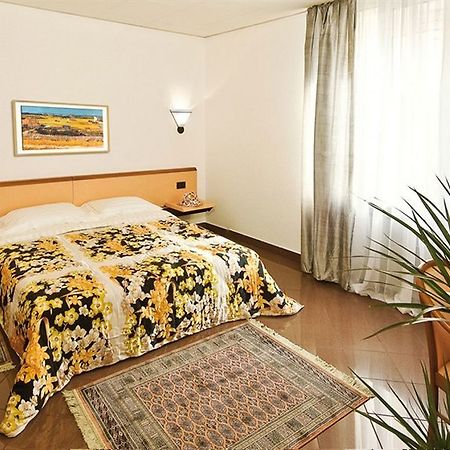 Hotel Bahnhof Haus Chiasso Luaran gambar