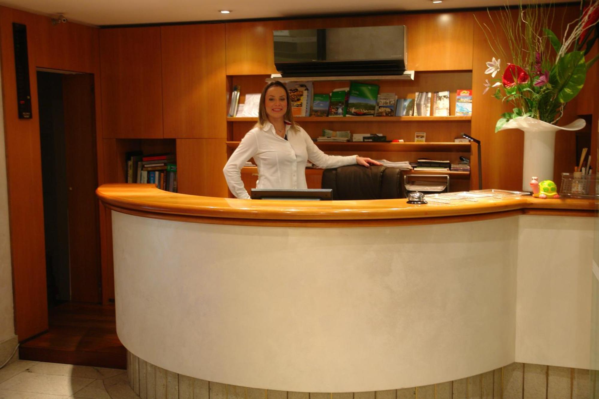Hotel Bahnhof Haus Chiasso Luaran gambar