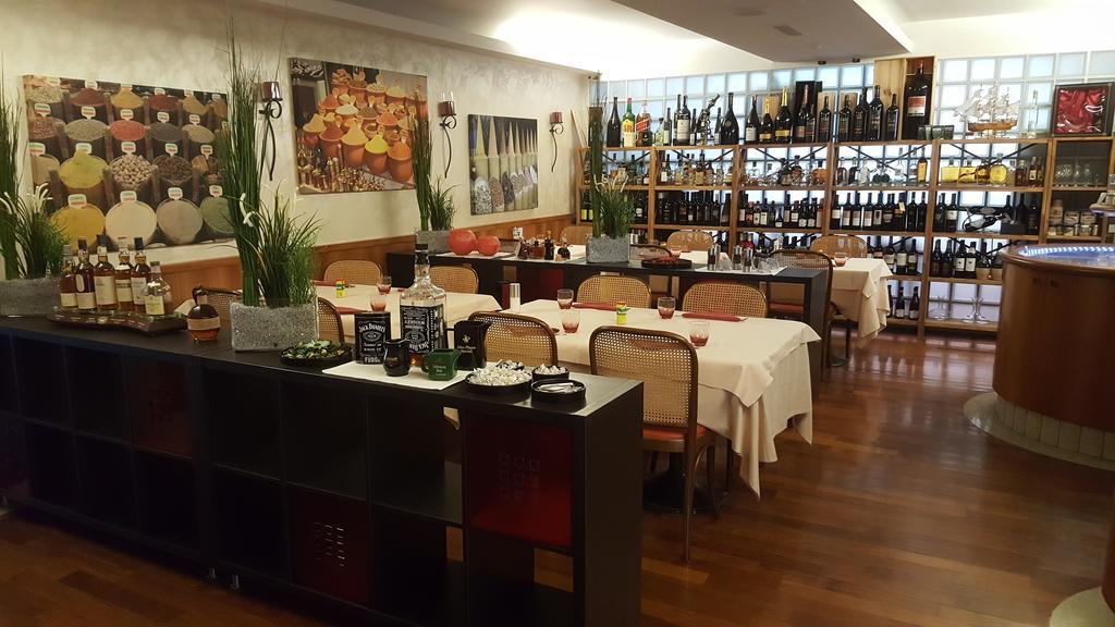 Hotel Bahnhof Haus Chiasso Luaran gambar