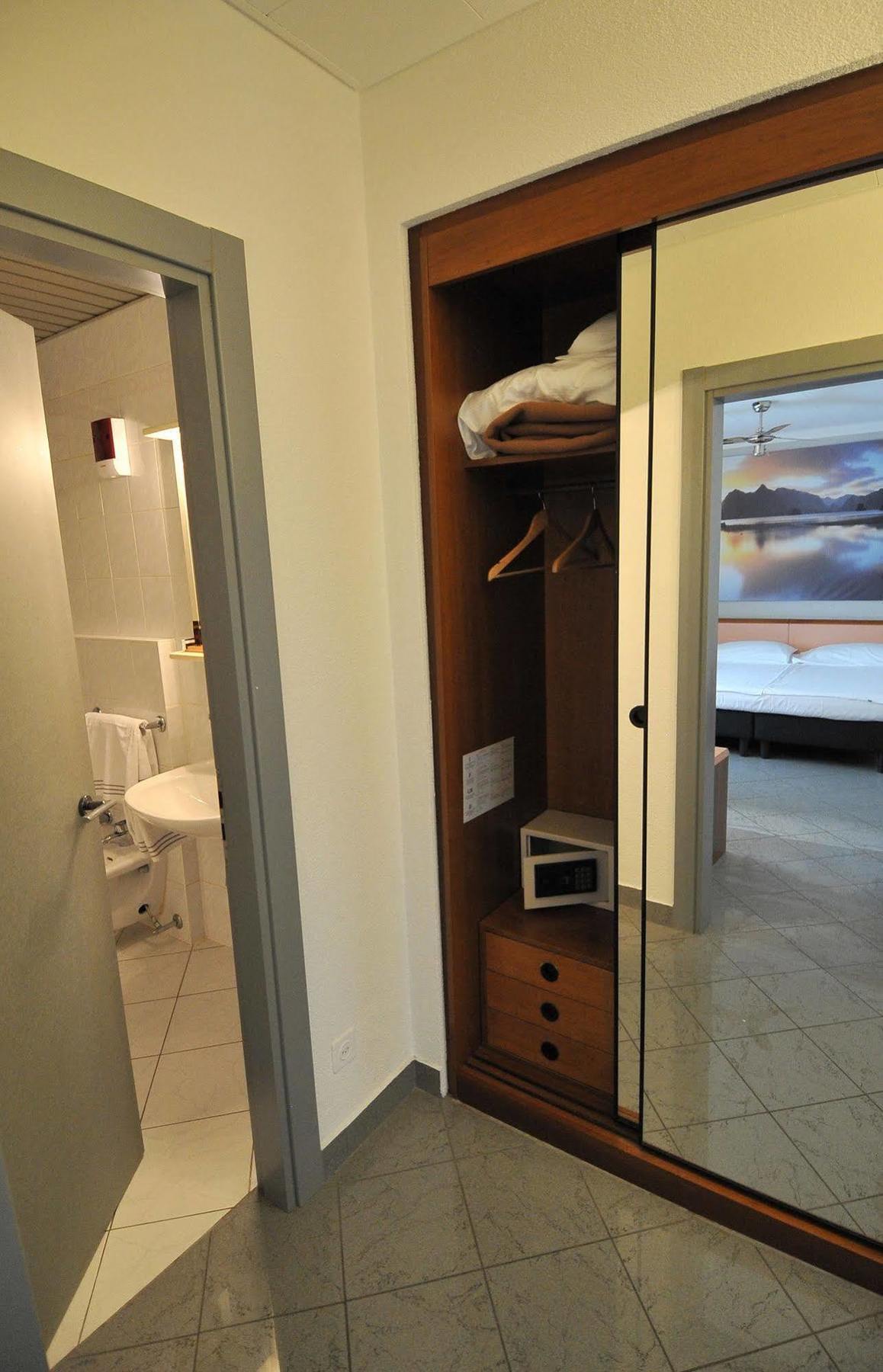 Hotel Bahnhof Haus Chiasso Luaran gambar