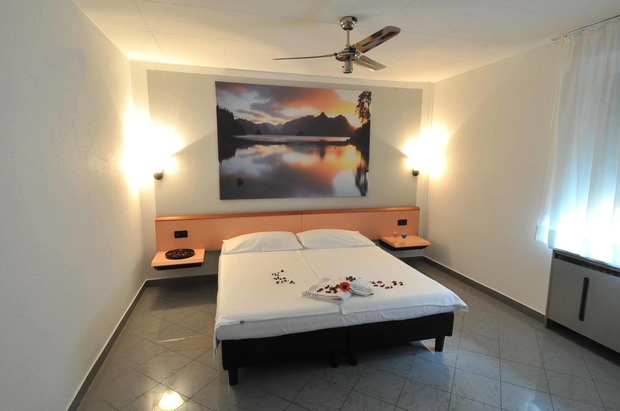 Hotel Bahnhof Haus Chiasso Luaran gambar