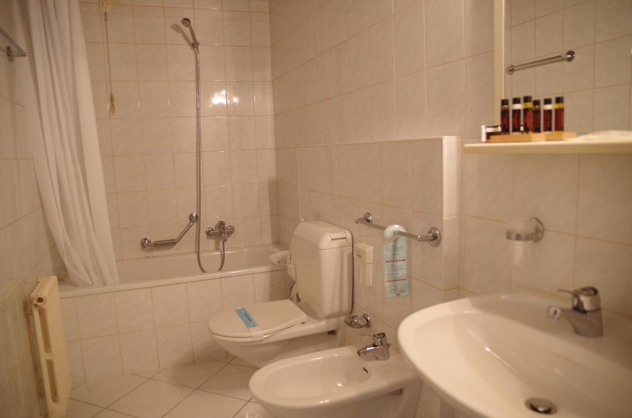 Hotel Bahnhof Haus Chiasso Luaran gambar